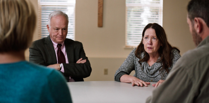 Martha Plimpton, Reed Birney, Ann Dowd y Jason Isaacs.