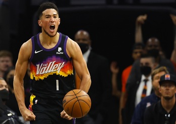 Euforia de Devin Booker, de los Phoenix Suns.