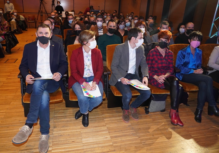 Otegi, Otaegi y Otxandiano han intervenido en el acto del Palacio Euskalduna. 