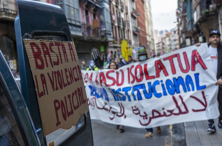 SOS Arrazakeriak Bilbon deitutako manifestazio baten artxiboko irudia.