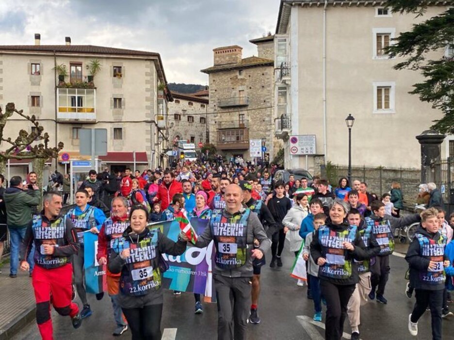 Artziniegan agurtu dute Araba, ondotik Bizkaiara sartzeko.