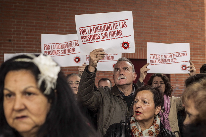 Concentración por el derecho a la vivienda, en Barakaldo en 2015.