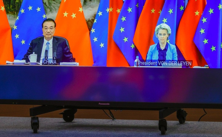  El primer ministro chino, Li Keqiang,  y la presidenta de la Comisión Europea,  Ursula von der Leyen.