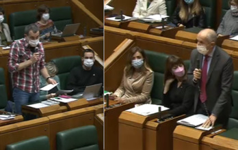 Julen Arzuaga y Josu Erkoreka durante el pleno de este viernes.