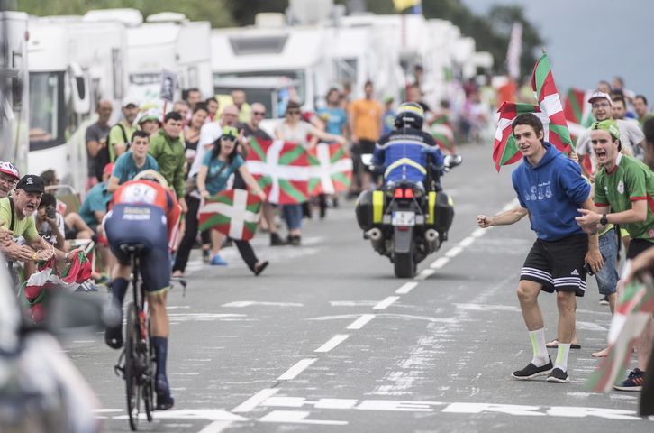 Txirrindularitza eta euskal zaletuak marka propioa izan daitezke kirol diplomaziarako.