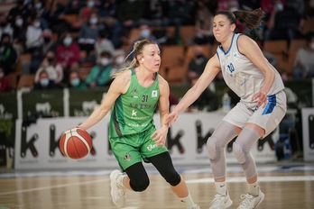 Izaskun García Urlezaga, la más destacada de un Araski derrotado.