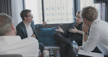 “Behind the Headlines” sigue los pasos de algunos de los miembros del departamento de investigación del periódico Süddeutsche Zeitung.