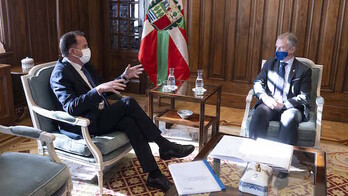 Iñigo Urkullu y Carlos Iturgaiz estuvieron reunidos una hora en Ajuria Enea. 