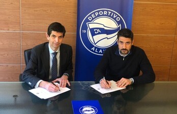 Julio Velázquez ya ha firmado su nuevo contato hasta final de temporada.