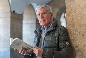 José Antonio Azpiazu ha investigado esta vez sobre los juegos de cartas en Euskal Herria.