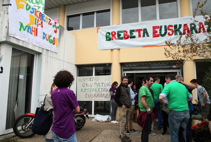 Baionan Hezkuntza Ikuskaritzak duen egoitzaren okupazioa.