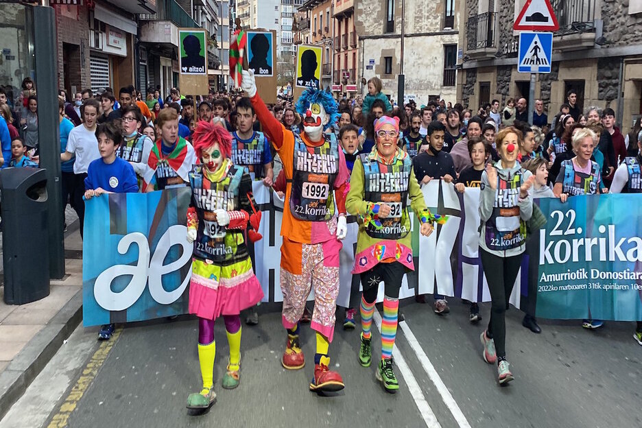 Pirritx, Porrotx eta Marimotosek Lasarten heldu diote lekukoari. Pirritx, Porrotx eta Marimotosek Lasarten heldu diote lekukoari.