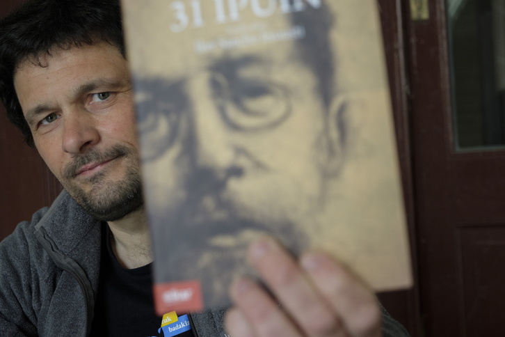 Iker Sancho, ‘31 ipuin’ liburuarekin. 