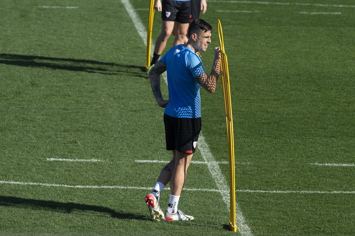 Dani García vuelve a la convocatoria, aunque Marcelino lo descarta para jugar de incicio