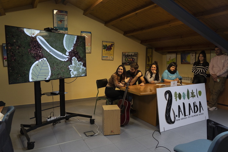 ‘Zortzigarren alaba dantzari’ kantaren aurkezpen ekitaldia.