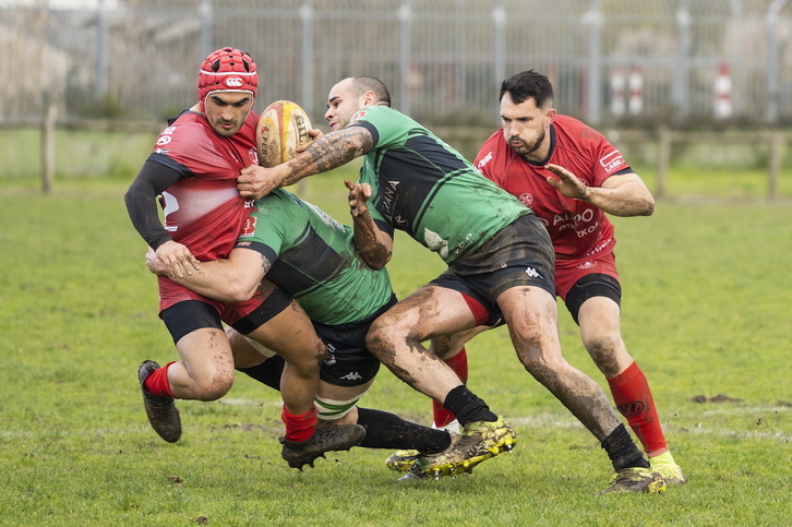 Gernikako jokalariek azken unerarte borrokatu dute Cienciasen aurka, baina ezin izan dute garaipena lortu.