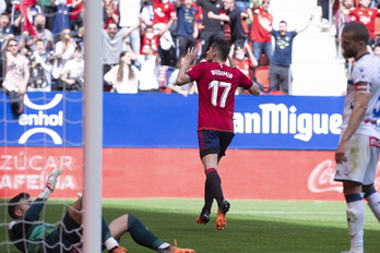 Budimir celebra el gol rojillo anotado en el minuto 92.