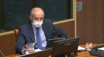 El consejero de Seguridad, Josu Erkoreka, ha comparecido en una comisión parlamentaria.