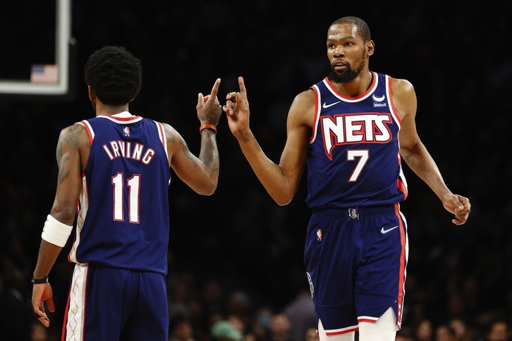 Kevin Durant y Kyrie Irving son muy peligrosos, pero sus Nets muy irregulares.