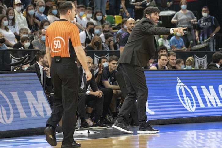 Mumbrú no ha podido vivir un homenaje mejor en Miribilla.