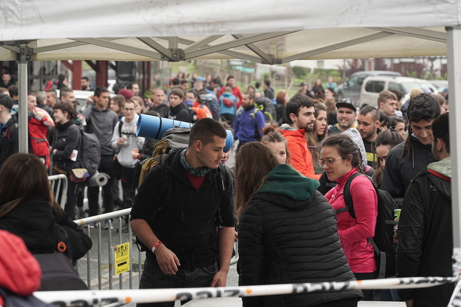 Euskal Herriko hainbat tokitako gazteek parte hartzen ari dira Gazte Martxan