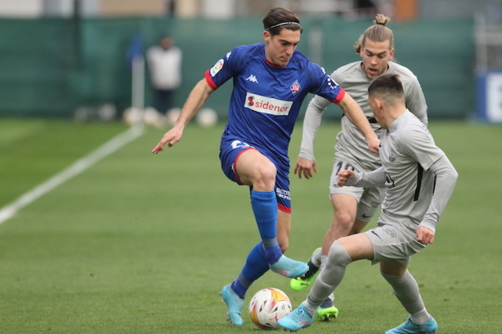 Larrak bere posizioa atzeratuko du Mujikak ohizko sistema berreskuratzen badu Mirandesen aurka, Las Palmasen egindako aldaketaren ondoren.