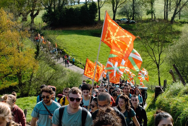 Erratzutik Elizondora joan da gaur ‘BosteEHun eta Zutik’ gazte martxa.