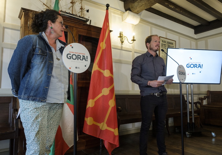 Mezu bateratua zabaldu da bertan, Abadiako Adierazpenaren bitartez.