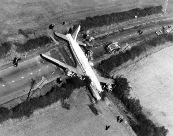 Los restos del Douglas DC-6 que se estrelló cerca de Ndola en el norte de Rodhesia en setiembre de 1961.