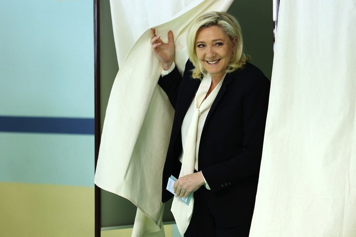 Marine Le Pen ha votado en Henin-Beaumont, al norte del Estado francés.