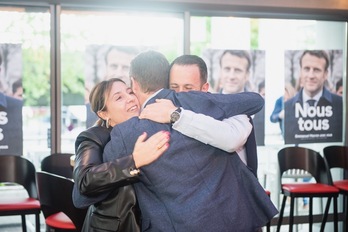 Les militants La République En Marche ont fêté la victoire de leur candidat à la brasserie de l'Aviron Bayonnais.