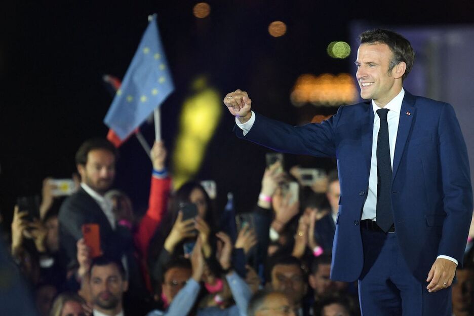 Emmanuel Macron, garaipena ospatzen.