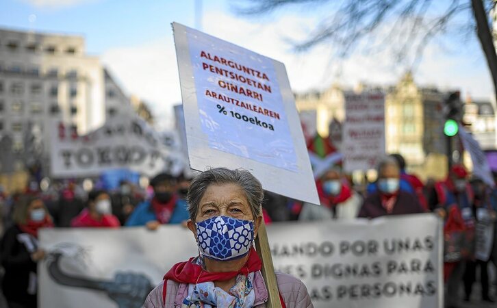 Los pensionistas se movilizan para que se les aplique el IPC real y en contra de la reforma laboral. Fotografía: Aritz Loiola | FOKU
