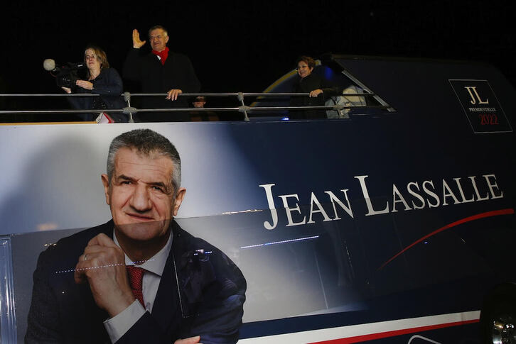 Jean Lassalle en su campaña para las elecciones presidenciales en Baiona.