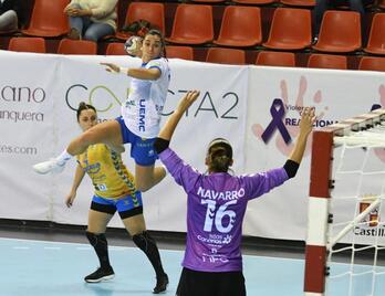 Amaia Gonzalez de Garibay Rocasaren aurka aurtengo denboraldian. 