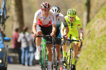 Andoni López de Abetxuko, con el maillot de líder de la Copa en el Valenciaga, en el que logró un buen 18º puesto.