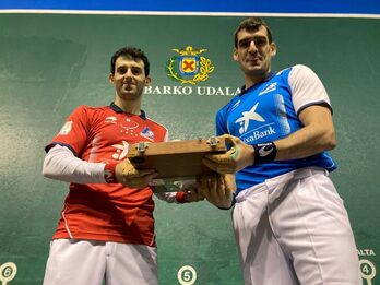 Arazorik ez da izan iganderako material aukeraketan.