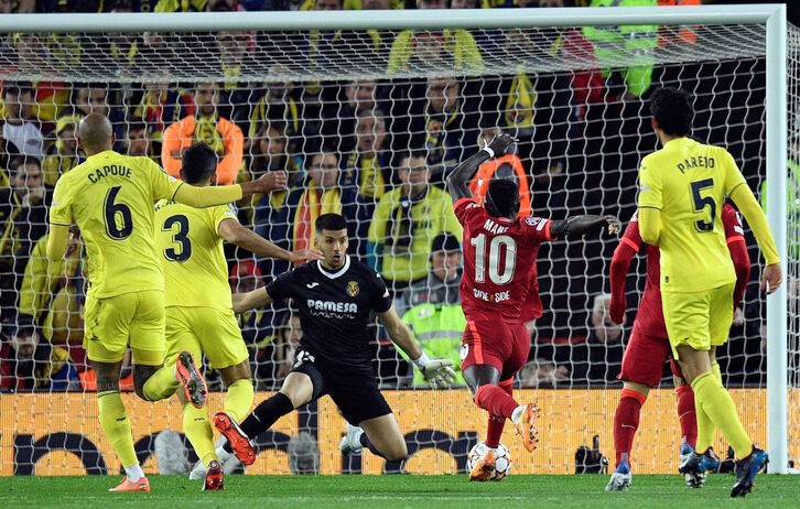 Momento en el que Sadio Mané hace el 2-0 para el Liverpool ante el Villarreal.