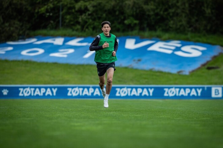 Taichi Tara entrenará con el Alavés durante las próximas semanas, aunque no podrá jugar en LaLiga.