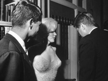 Marilyn junto a Jack y Bobby Kennedy