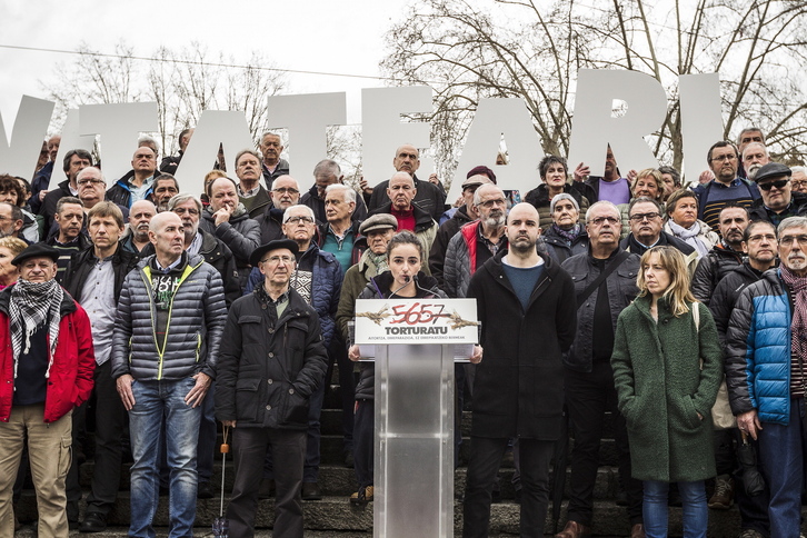 Personas torturadas en Euskal Herria, en una comparecencia en 2017 en Bilbo.