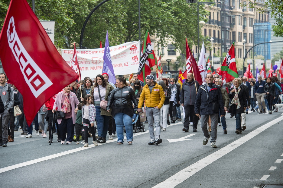 CCOO eta UGT sindikatuek ere hartu dituzte Donostiako kaleak. CCOO eta UGT sindikatuek ere hartu dituzte Donostiako kaleak.