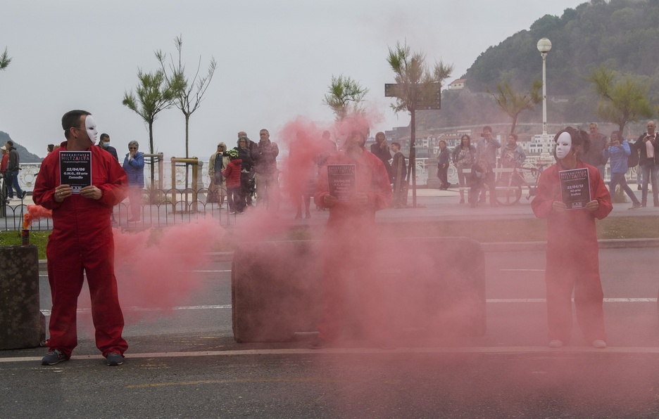 Lan-istripuz hildako langileak gogoan izan ditu sindikatu abertzaleak. Lan-istripuz hildako langileak gogoan izan ditu sindikatu abertzaleak.