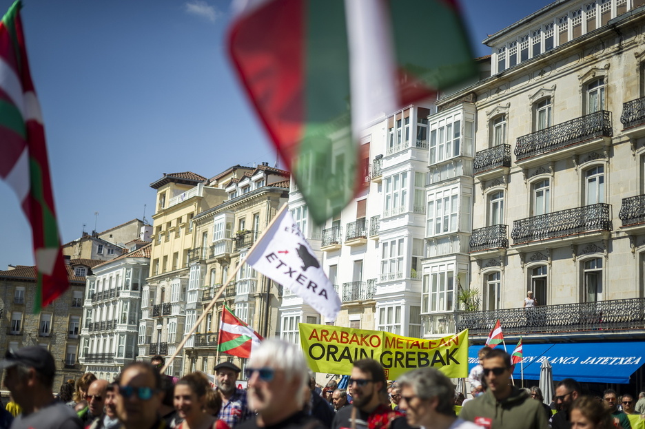 LABek ere hartu ditu Gasteizko kaleak. LABek ere hartu ditu Gasteizko kaleak.
