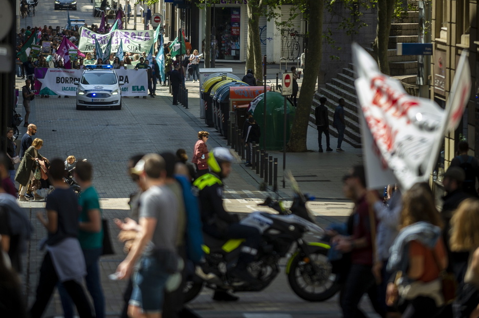 Manifestazio bana Gasteizen. Manifestazio bana Gasteizen.