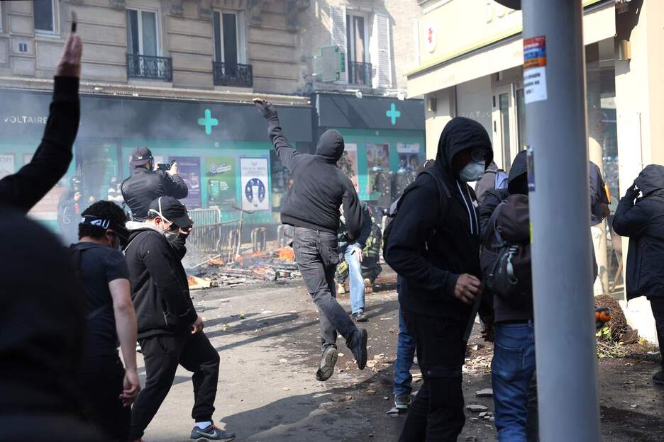 Istiluak Parisko Maiatzaren Leheneko protestan. Istiluak Parisko Maiatzaren Leheneko protestan.
