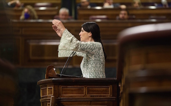 Macarena Olona, durante su interpretación el pasado jueves en el Congreso.