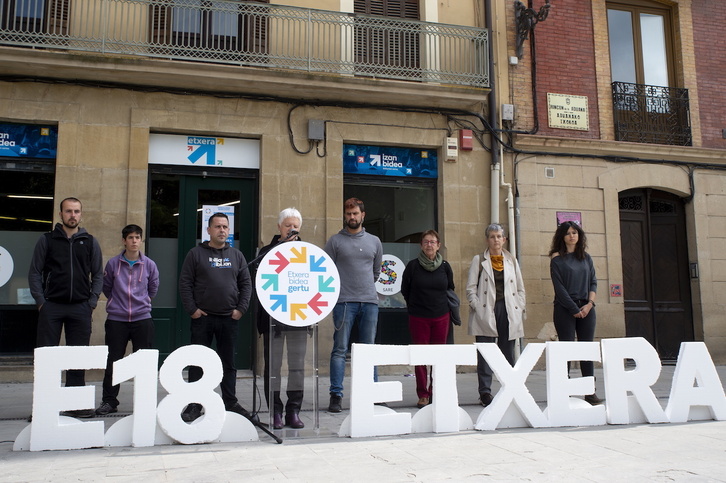 Miembros de Sare Nafarroa anuncian la movilización para el 18 de junio.
