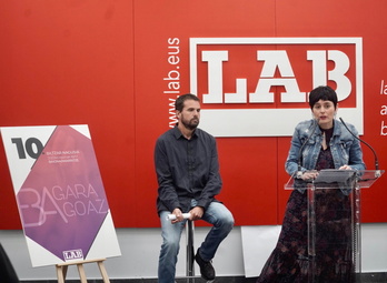 Garbiñe Aranburu e Igor Arroyo han ofrecido esta mañana los detalles del X Congreso de LAB