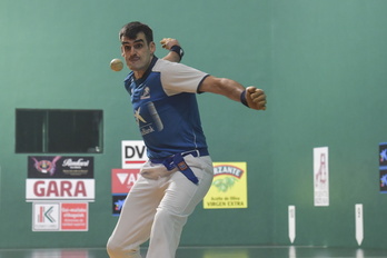 Ezkurdiak final-laurdenetako lehen partida Zabaletari 22-21 irabazi eta ordutik, ez du jokatu. 